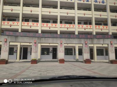 P10 - 琅琊路小学P10全户外红圆弧屏